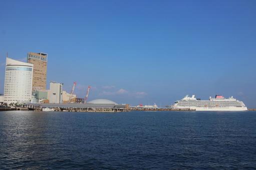 8月下旬の高松港の飛鳥Ⅲ 8月下旬の高松港の飛鳥Ⅲの写真