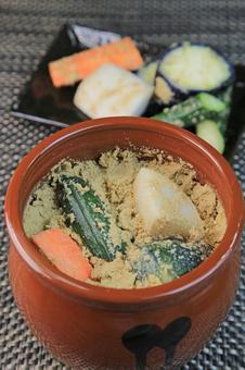 Photo, pickled vegetables, rice bran, bran bed, 