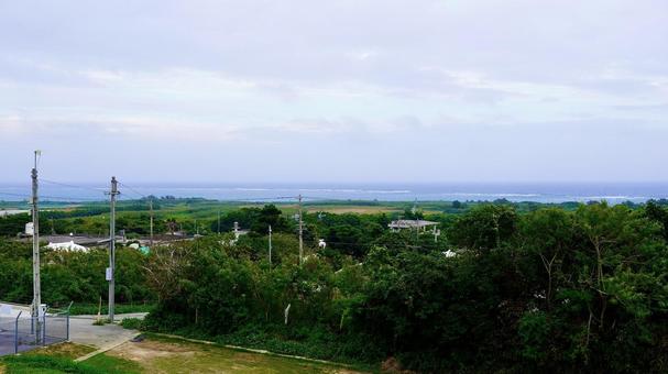 沖縄県津堅島のにんじん展望台からの風景 沖縄県津堅島のにんじん展望台からの風景 海,空,雲の写真素材