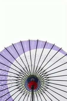 和傘　紙傘　踊り傘　白バック 和傘,白バック,紙傘の写真素材