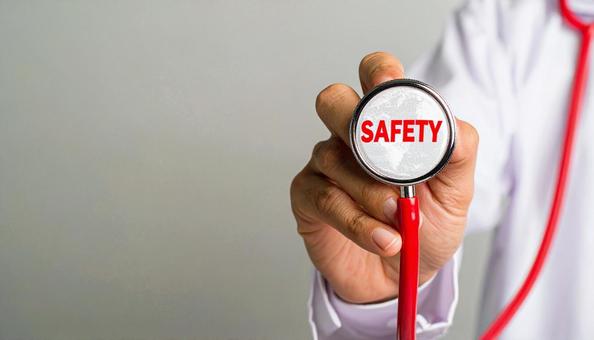 安全な医療 SAFETYと書かれた聴診器 安全な医療 SAFETYと書かれた聴診器の写真