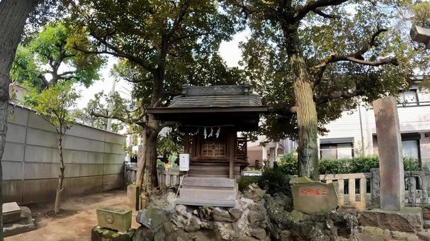 東京都足立区綾瀬４丁目　綾瀬稲荷神社 東京,足立区綾瀬,綾瀬稲荷神社の写真素材