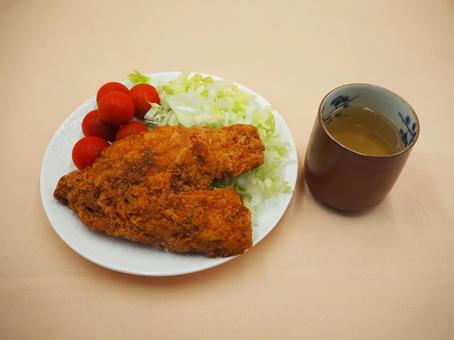 若鶏のフライ&日本茶・お家ごはん 若鶏のフライ&日本茶・お家ごはん 若鶏のフライ,お家ごはん,鶏肉の写真素材