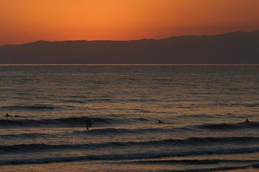 冬の湘南の海と夕暮れ 冬の湘南の海と夕暮れ 夕暮れ,海,湘南の写真素材