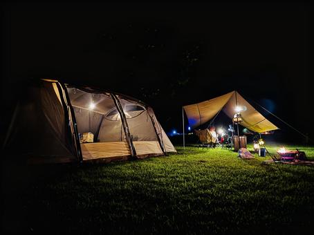 夜のテントサイト 沢水 夜のテントサイト 沢水 キャンプ,キャンプ場,野外の写真素材