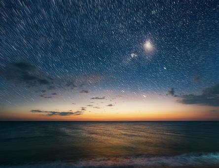 星空と海 星空と海の写真
