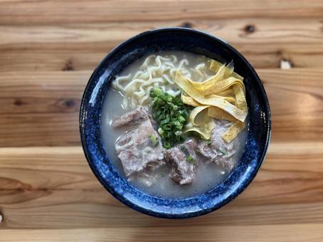 軟骨ソーキそば-沖縄そば 軟骨ソーキそば-沖縄そばの写真
