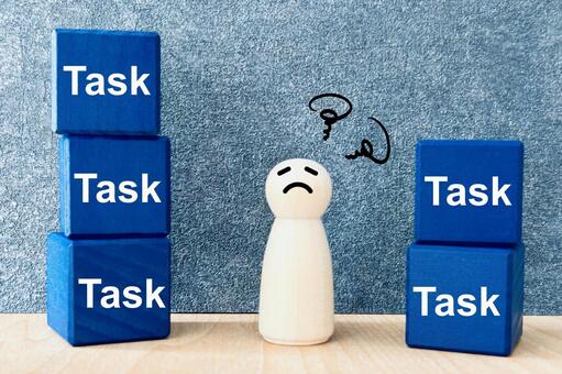 山積みのタスクにうんざりする人 タスク,仕事,山積みの写真素材