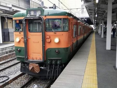115 series train, JPG