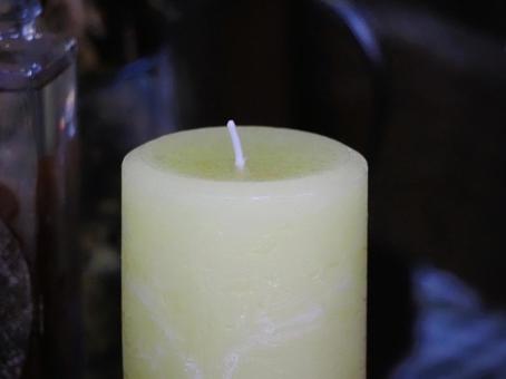 白いキャンドル ろうそく,キャンドル,インテリアの写真素材