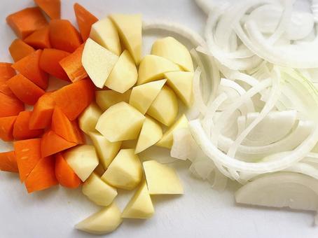 Close-up of vegetables cut on a cutting board, JPG Close-up of vegetables cut on a cutting board, JPG