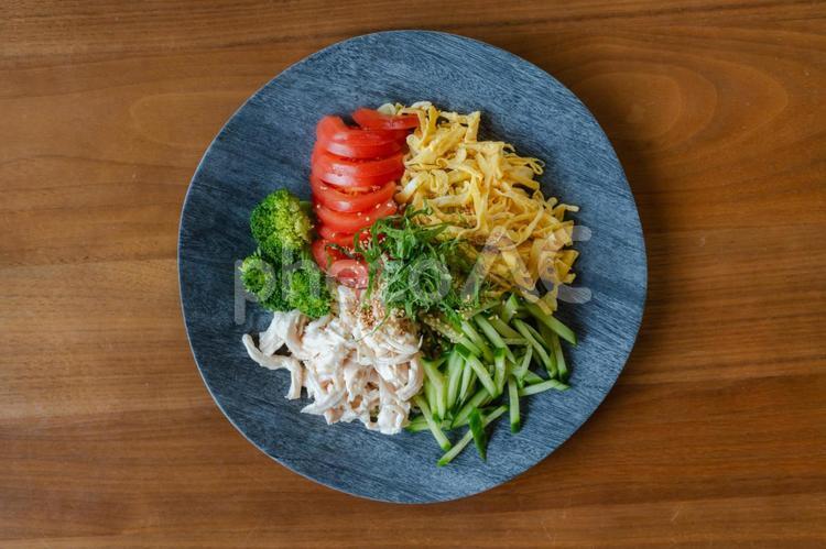 彩り野菜の冷やし中華 冷やし中華,中華麺,錦糸卵の写真素材