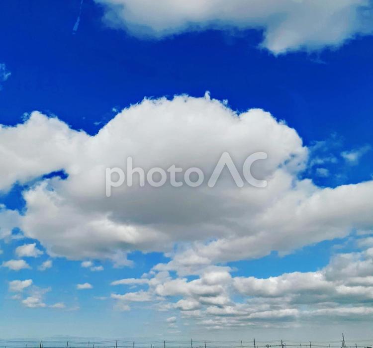 空模様 雲,空,ブルースカイの写真素材