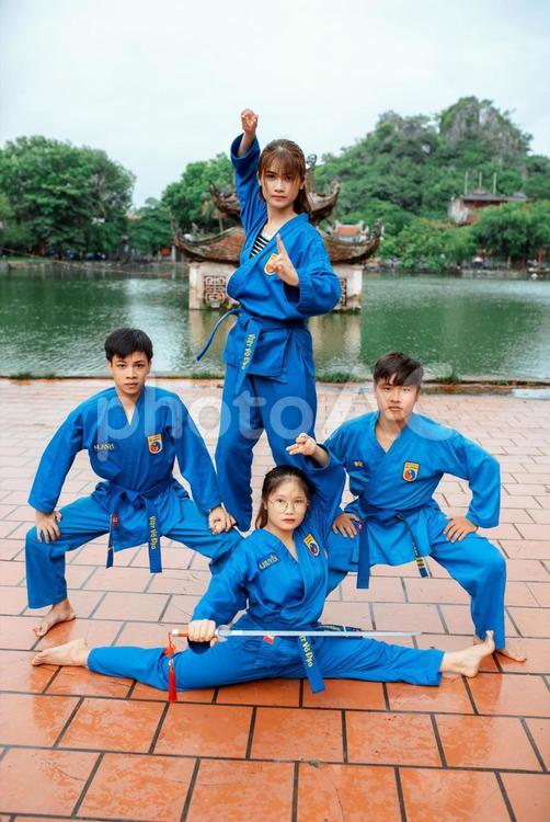 ボビナム・男性と女性２５ ボビナム,ベトナム,武術の写真素材