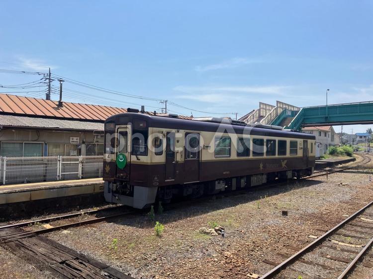 相老駅に停車中の「わたらせ鉄道」の電車 相老駅,わたらせ鉄道,わたらせ渓谷鉄道の写真素材