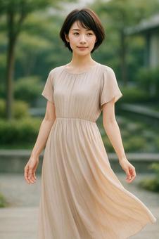 柔らかなワンピースの女性 柔らかなワンピースの女性の写真