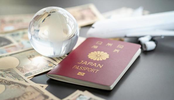 海外旅行のイメージ パスポート 地球儀 海外旅行のイメージ パスポート 地球儀の写真