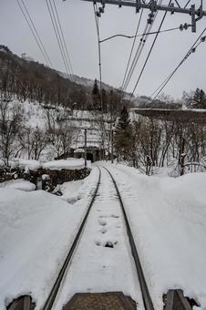土合駅への道のり 土合駅への道のり 雪,snow,銀世界の写真素材