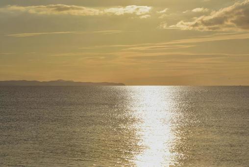 夕方の海の風景 夕方の海の風景の写真