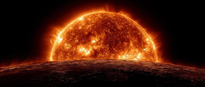 燃え盛る太陽のクローズアップ 燃え盛る太陽のクローズアップの写真
