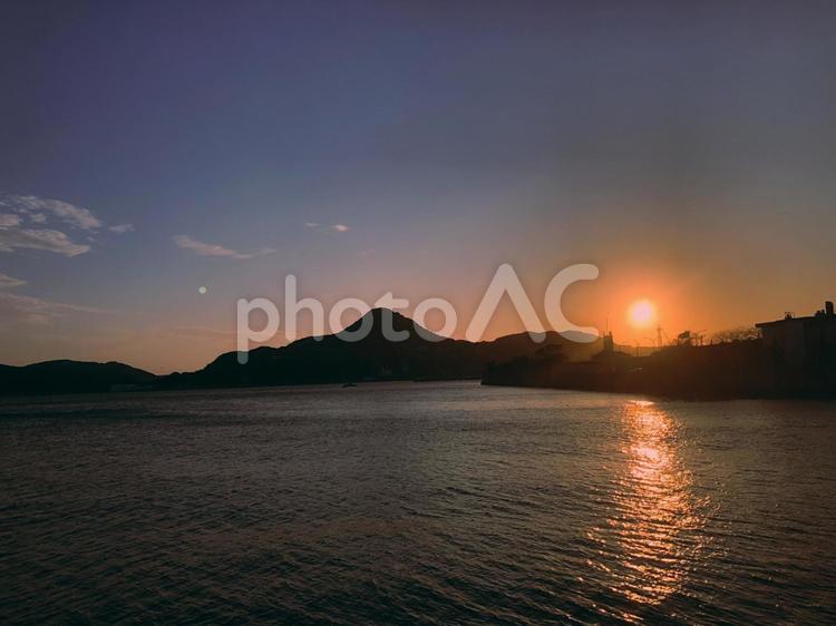 港の夕焼け 日暮れ,海,水域の写真素材
