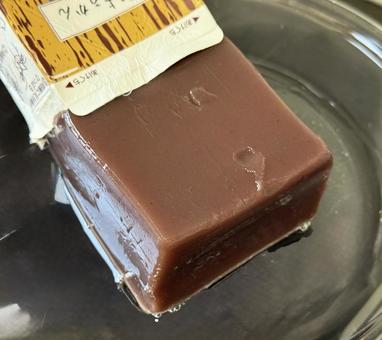 業務用 紙パックに入った羊羹 業務用 紙パックに入った羊羹 羊羹,和菓子,牛乳パックの写真素材