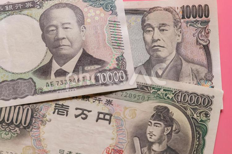 歴代の一万円札1（赤背景） 1万円,渋沢栄一,福沢諭吉の写真素材