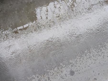 雨で濡れたベランダ 雨で濡れたベランダの写真