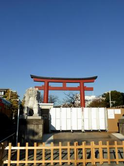 2014年11月、工事前の二の鳥居近く 2014年11月、工事前の二の鳥居近く 鳥居,二の鳥居,段葛の写真素材