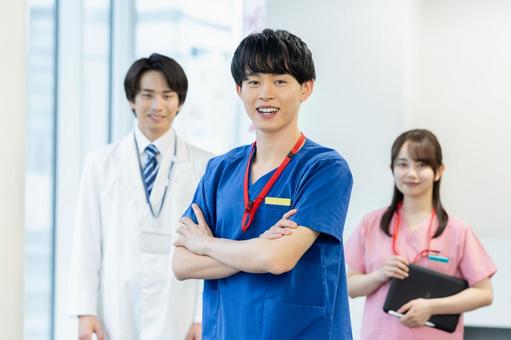 病院で働く医療スタッフ 病院,医師,笑顔の写真素材