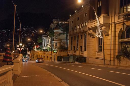モナコ、モンテカルロ地区の夜 モナコ、モンテカルロ地区の夜の写真