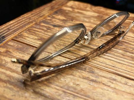 透け感のあるメガネ メガネ,眼鏡,リムの写真素材