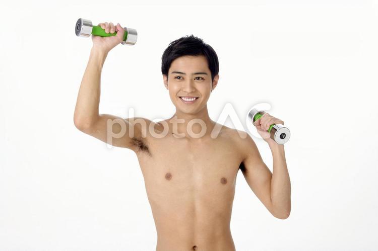 ウェイトトレーニングする男性7 男性,日本人,裸の写真素材