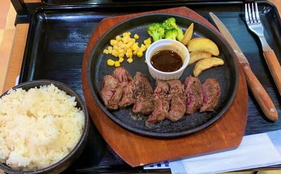みすじステーキ みすじステーキ ステーキ,ご飯,ごはんの写真素材