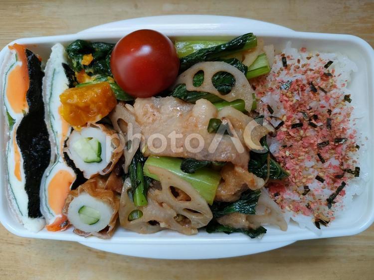 れんこん豚バラ炒め弁当！ お弁当,お昼ごはん,お昼の写真素材