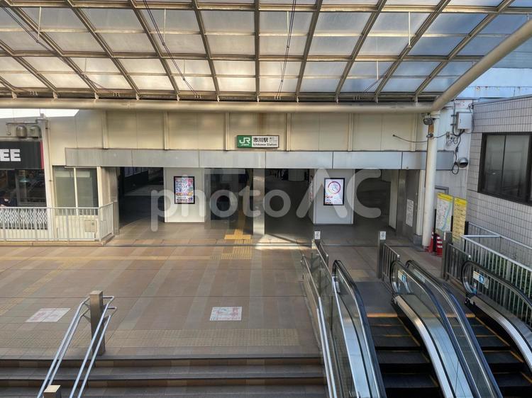 総武線　市川駅　南口 総武線,市川駅,改札口の写真素材