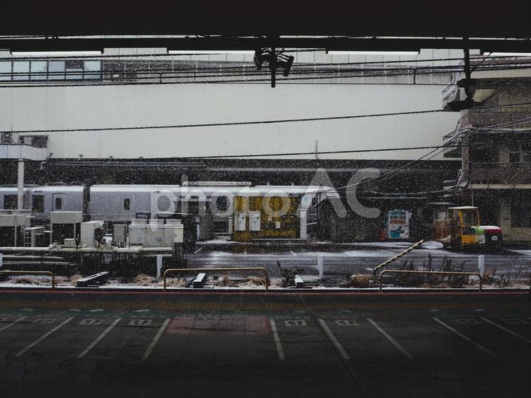 雪の池袋ホーム ホーム,駅,jrの写真素材