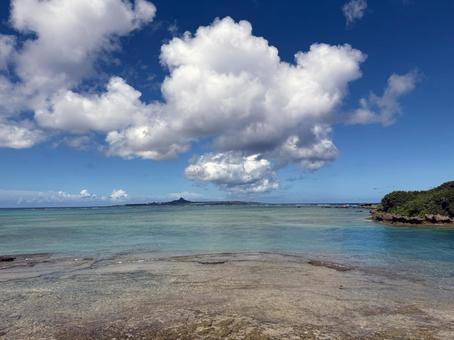 沖縄の海と伊江島 沖縄の海と伊江島 沖縄,自然,グリーンの写真素材
