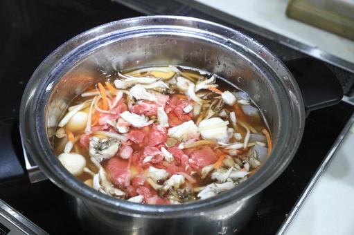 芋煮調理中 芋煮調理中 芋煮,山形,秋の写真素材