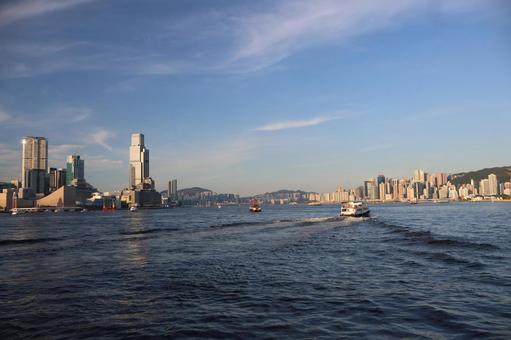 船上からの海と船と香港の街と山と空の風景 船上,海,船の写真素材