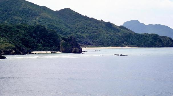 沖縄県慶良間諸島嘉比島から撮影した阿嘉島 沖縄県慶良間諸島嘉比島から撮影した阿嘉島の写真