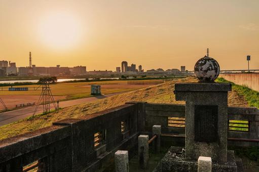 葛飾区 四つ木橋 平和之碑(東京) 葛飾区 四つ木橋 平和之碑(東京) 葛飾区,四つ木,平和の碑の写真素材