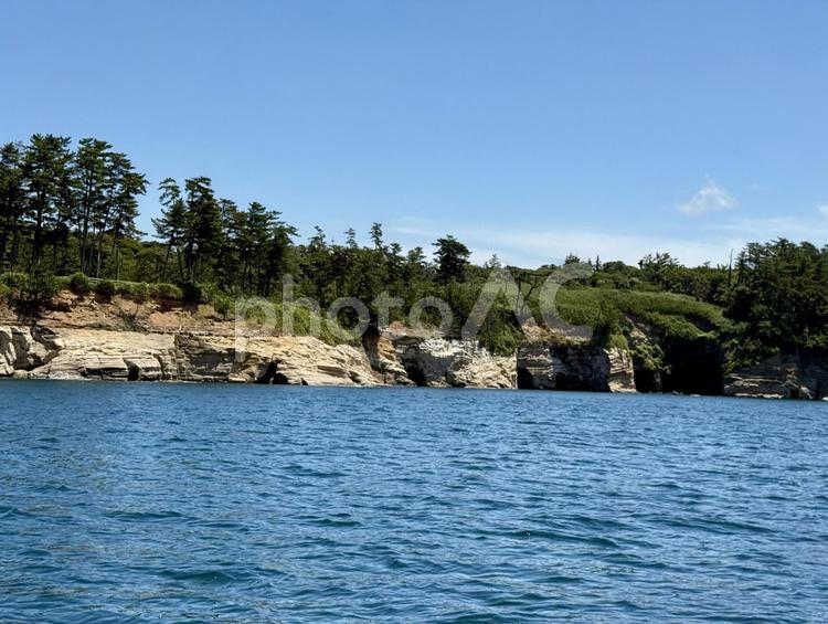 遊覧船から見た福井県東尋坊　雄島の景色 アクティビティ,水面,遊覧船の写真素材
