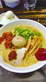 こってりMAXとしたラーメン こってりMAXとしたラーメン ラーメン,外食,食事の写真素材