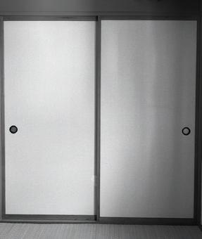 ふすま　モノクロ 襖,押入れ,スライドの写真素材