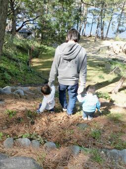 父と息子達の旅 父,息子,旅行の写真素材