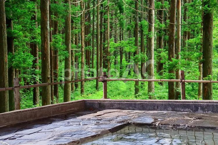大自然と温泉のイメージ 温泉,露天風呂,旅の写真素材
