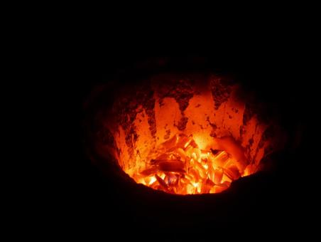 火起こし 火起こし,炭,炭火の写真素材