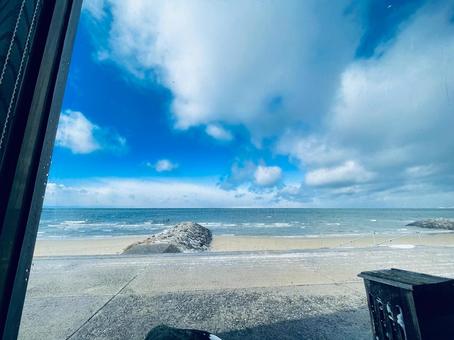 ガラス越しの海 ガラス越しの海の写真