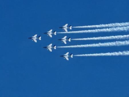 ブルーインパルス ブルーインパルス ブルーインパルス,航空自衛隊,飛行機の写真素材